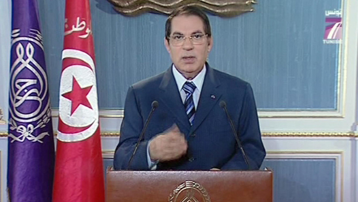 Prezydent Tunezji Zin el-Abidin Ben Ali zdymisjonował ministra spraw wewnętrznych i nakazał zwolnienie osób zatrzymanych podczas gwałtownych protestów przeciw bezrobociu, które wybuchły miesiąc temu - poinformował tunezyjski premier Mohammed Ghannuszi.