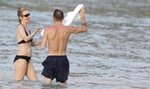 46-letnia aktorka flirtuje na plaży. Dużo odsłoniła