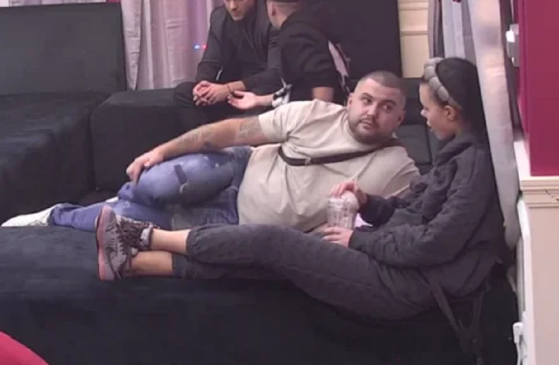 Asmin bacio udicu Aniti, ovako je zavodi: Kupiću ti ja kad izađemo iz Elite