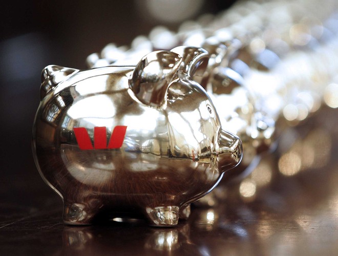 Twórca Diggita nie jest przeciwnikiem oszczędzania. Wierzy jednak, że pomaga w nim technologia. Zaprojektowany przez jego firmę algorytm służy do śledzenia rachunków użytkowników: ich przychodów i prawidłowości w wydatkach. Jeśli program „uzna”, że na koncie są „ekstra pieniądze”, automatycznie wysyła je na konto oszczędnościowe. Davida Blocha możemy uznać za symbol nowoczesnego podejścia do zarządzania pieniędzmi. Bloomberg zapytał go o poglądy na temat zarabiania i oszczędzania. Jeden z najbardziej znanych przedstawicieli „Millenialsów” obala największe mity ze staroświeckiego myślenia o finansach.