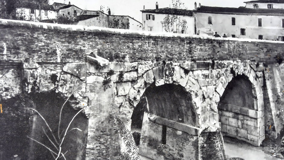 Rzymski most na rzece Rubikon
