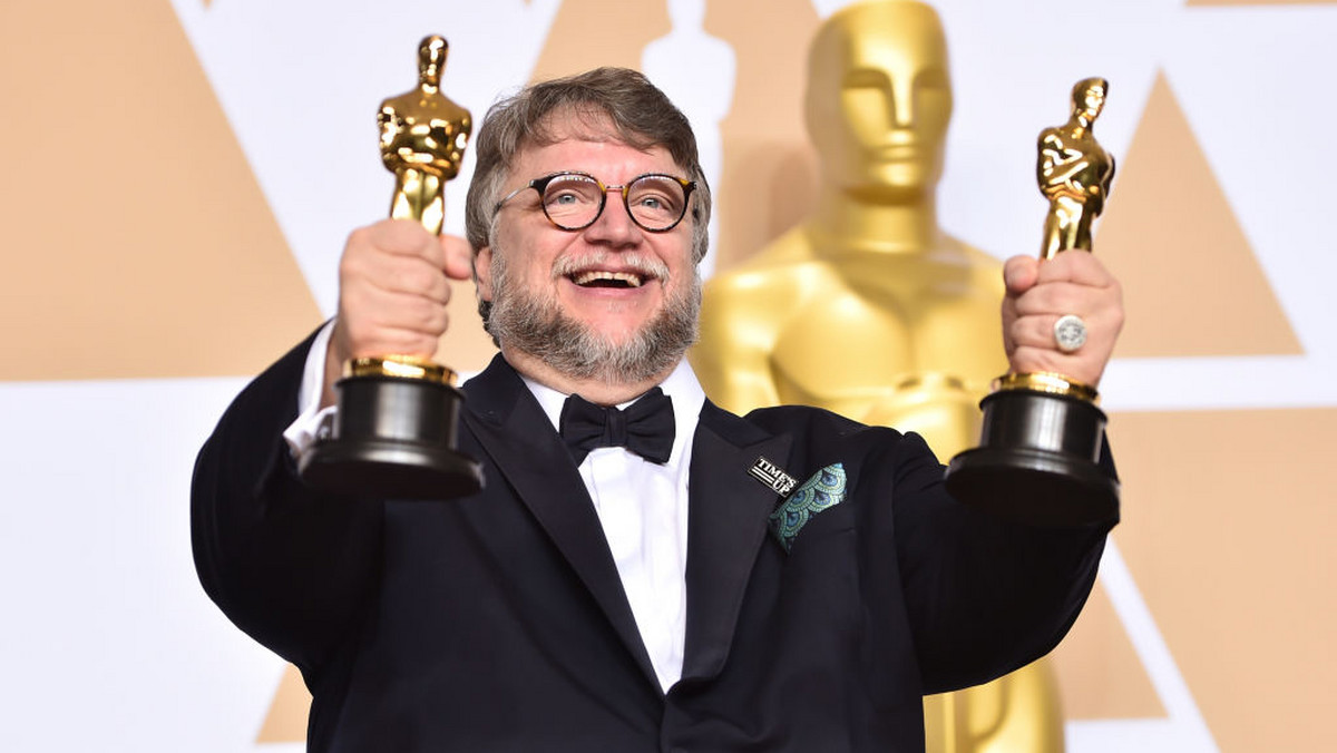 Poprawna i zachowawcza – tak można by opisać jubileuszową, 90. edycję rozdania Oscarów. Za najlepszy film uznano "Kształt wody" Guillermo del Toro, który zdobył łącznie cztery statuetki. Do najjaśniejszych punktów uroczystości należały monolog prowadzącego Jimmy’ego Kimmela odnoszący się do "afery kopertowej" i kampanii #MeToo oraz zwycięstwo Frances McDormand, która poprosiła wszystkie nominowane do Oscara kobiety obecne na Sali Dolby Theatre, by wstały i pokazały filmowcom, że mają własne historie do opowiedzenia.