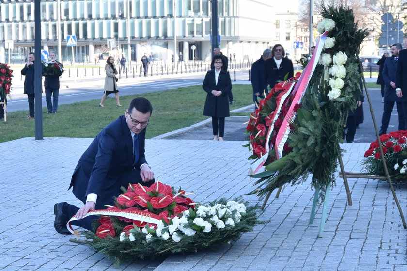 W całej Polsce trwają uroczystości związane z 10. rocznicą katastrofy smoleńskiej