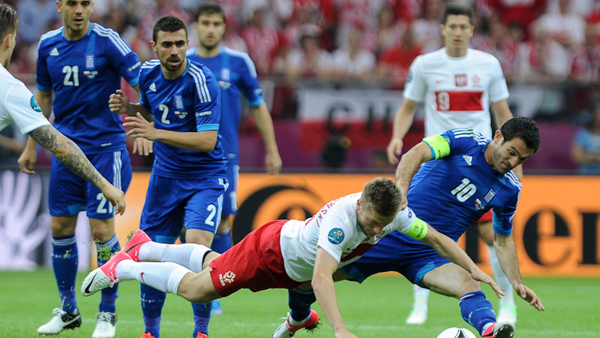 Jest już pierwszy pechowiec rozpoczętego w piątek Euro 2012. Został nim obrońca greckiej reprezentacji, Avraam Papadopoulos. Jak się okazało, uraz, którego doznał w meczu z Polską, wykluczył go z gry na mistrzostwach Europy.