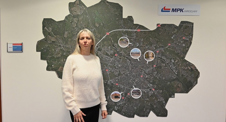 . - W takich chwilach nie ma miejsca na wahanie - zaznacza pani Zyta, która zatrzymała tramwaj, wezwała pogotowie i rozpoczęła uciskanie klatki piersiowej. 