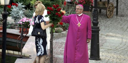 Arcybiskup pokonał chorobę i zaprosił gości!