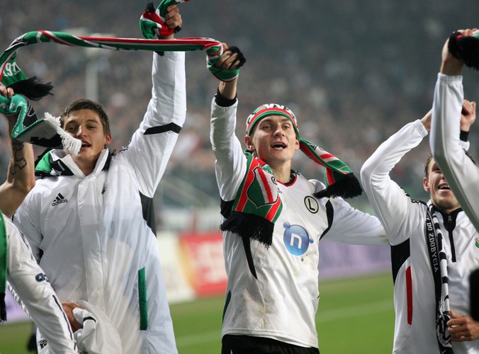 Radość piłkarzy Legii po wygranym meczu