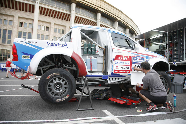 Silk Way Rally: wyprawa jedwabnym szlakiem