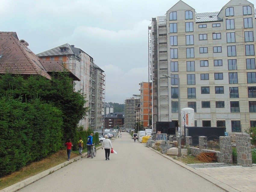 Centar Zlatibora okupirale zgrade