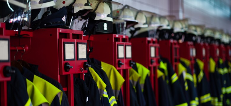 Duży pożar zakładu w Dąbrowie Górniczej. Sprawą zajmie się policja