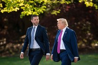 Jak Eric Trump wzbogacił się na bitcoinie, podczas gdy zwykli inwestorzy tracili fortuny