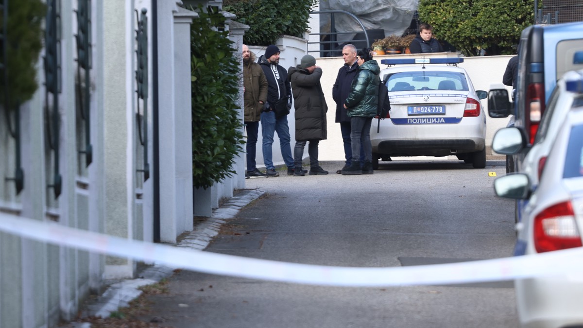 Kuća Zdravka Čolića bačena bomba