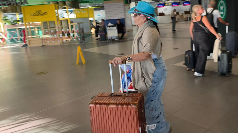 Đanijeva Slađa sa ćerkom na aerodromu
