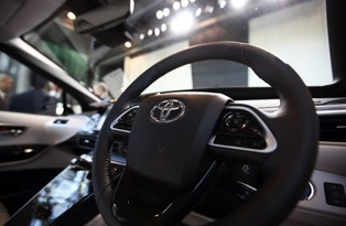 Poduszki powietrzne mogą nie zadziałać. Toyota wezwie 3,4 mln aut do serwisu