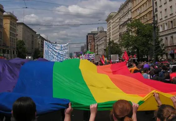 Parada Równości w Warszawie pod hasłem "Równe prawa - wspólna sprawa". Google Polska z platformą