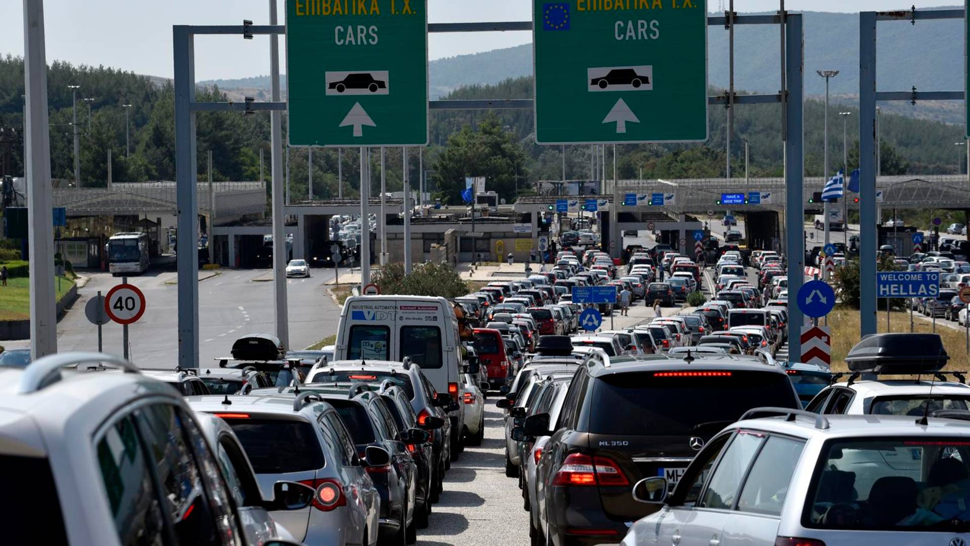 Srbi požurili na more u Grčku, dočekao ih haos na granici