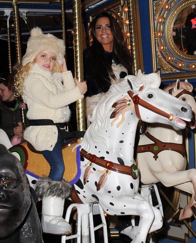 Gwiazdy na otwarciu Winter Wonderland w Londynie- fot. East News