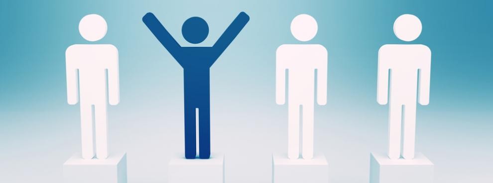 <b>4. Zmiana rządu nie bez znaczenia </b><BR><BR>Dr Żerkowska-Balas szacuje, że na frekwencję w listopadowych wyborach samorządowych mogą wpłynąć niedawne zmiany w polityce na szczeblu państwowym tj. zmiana rządu spowodowana nominacją premiera Donalda Tuska na stanowisko przewodniczącego Rady Europejskiej.  Z drugiej strony frekwencja w wyborach lokalnych jest stosunkowo stabilna, od kilku lat utrzymuje się na poziomie ok. 45 proc., więc można przypuszczać, że jest ona znacznie mniej podatna na zawirowania na scenie politycznej niż frekwencja w wyborach parlamentarnych – ocenia dr Żerkowska-Balas.

 [SWPS]