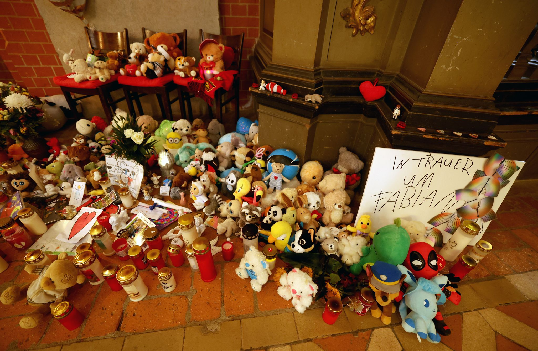 Mordfall Fabian (8): Verkohlter Handschuh gefunden - Ex-Freundin in U-Haft