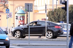 Mężowi Kaczyńskiej puściły nerwy? Tabloid: Dubieniecki wyskoczył z BMW i…