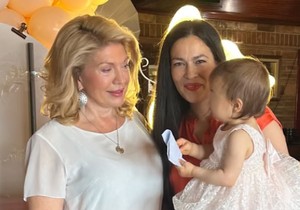 Suzana sa Marijom i njenom ćerkicom