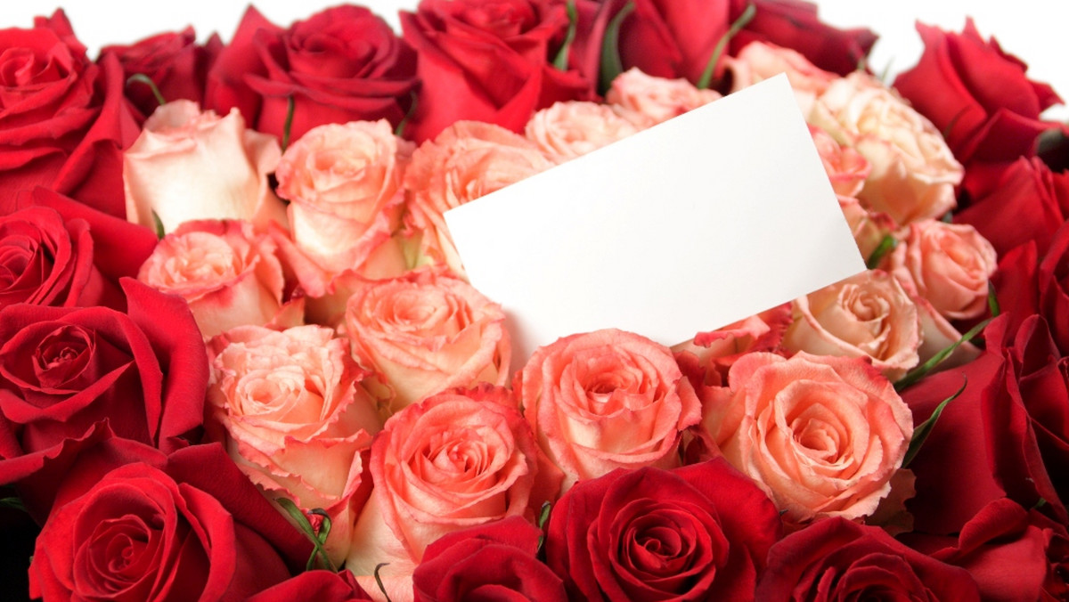 Sąd w Teheranie nakazał pewnemu Irańczykowi wręczenie 27-letniej żonie 777 róż. Kwiaty wynikają z zaciągniętego przed zawarciem związku małżeńskiego zobowiązania, którego mężczyzna nie wypełnił.