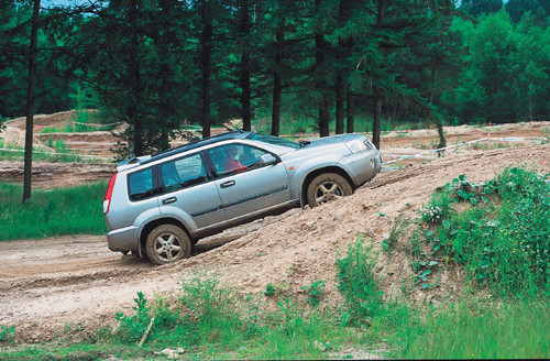 Honda CR-V kontra Nissan X-Trail - Kto zdobędzie szczyt niezawodności?