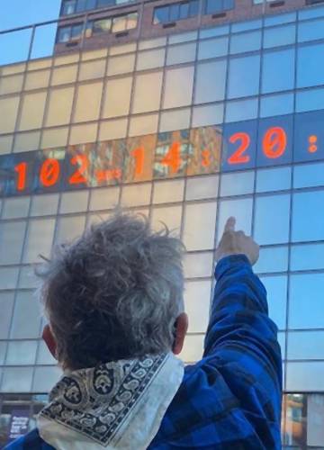 Słynny zegar w Nowym Jorku zaczął odliczać czas do katastrofy klimatycznej  - Noizz