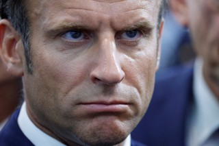 Przegrany remis Macrona