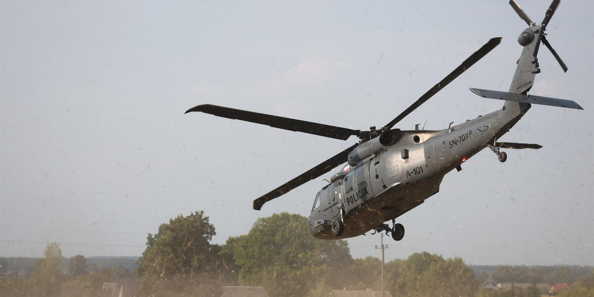 Black Hawk zahaczył o linię energetyczną.