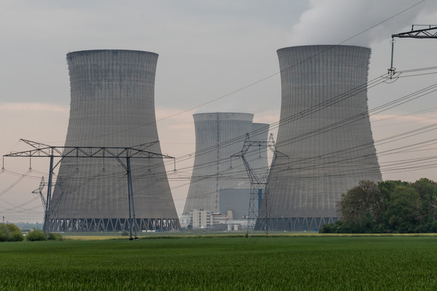 Elektrownia jądrowa w Dampierre-en-Burly, zarządzania przez Electricite de France SA (EDF). Francja, 3.05.2022
