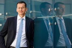 Mateusz Morawiecki jest w ciągłym kontakcie z prezesem Jarosławem Kaczyńskim