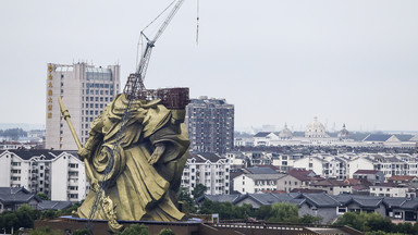 Gigantyczny pomnik za 26 mln dol. nie spodobał się mieszkańcom. Trwa rozbiórka