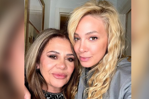 OBJAVA MAJKE MILICE TODOROVIĆ NAPRAVILA BURU Svi se pitaju kome je posvetila ove reči: "Na kraju ćeš ih ti nositi na leđima"