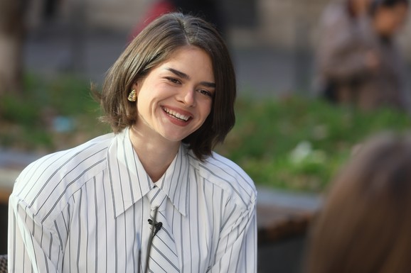 KEBINA BIVŠA SNAJKA IMA NOVOG DEČKA Stariji je 15 godina od nje, a evo čime je osvojio (FOTO)