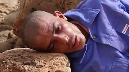 Kővel zúzta szét áldozata fejét az ISIS hóhéra
