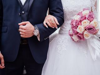 Polacy najczęściej wyprawiają wesela w soboty i w większości zapraszają od 100 do 150 gości