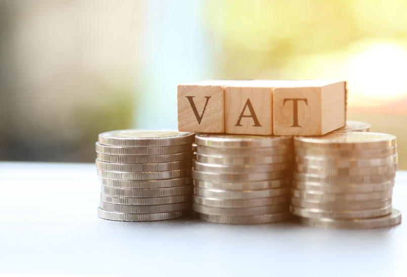 Czy podatnik może odliczyć pełny VAT z wydatku na zabezpieczenie samochodu folią ochronną?