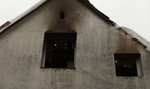 Pożar domu na Kujawach. 10-latka ucierpiała po dramatycznym skoku z okna. Rodzina błaga o pomoc [ZDJĘCIA]