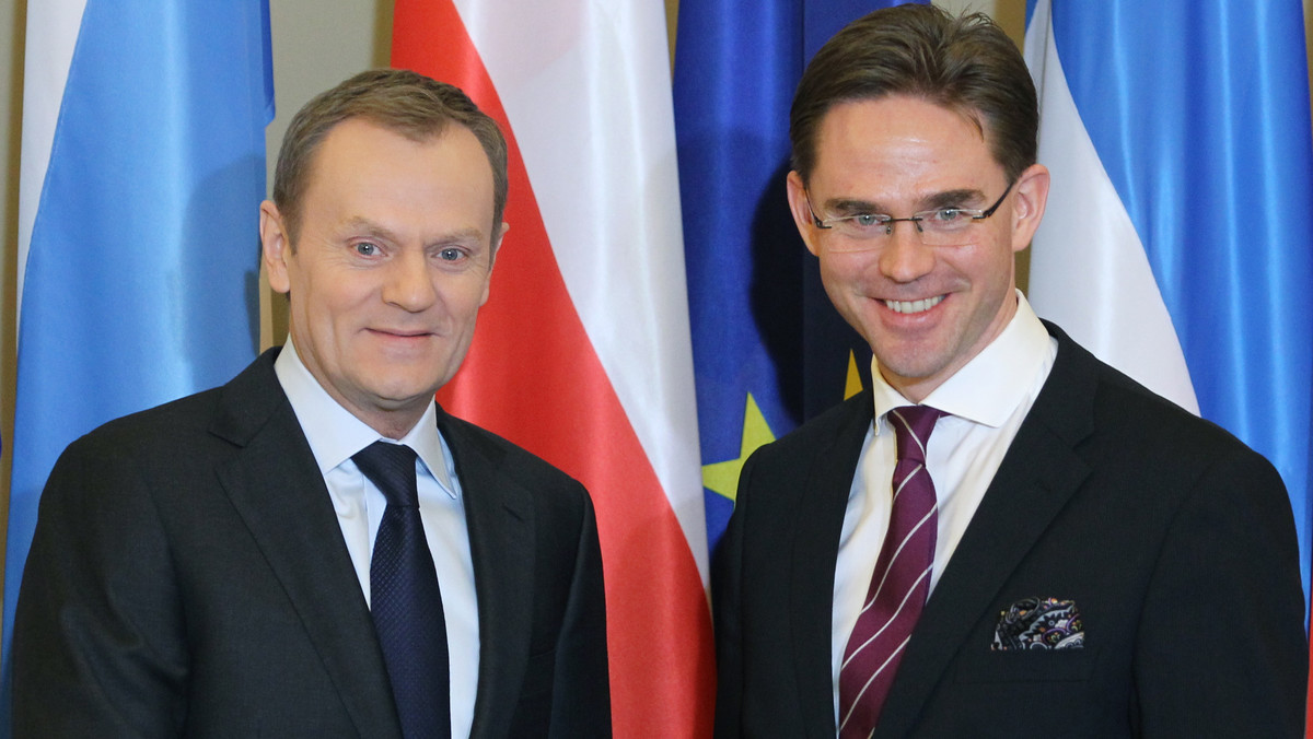 - Rozmawialiśmy głównie o sytuacji kryzysowej w Europie i o relacjach naszych państw. Z satysfakcją mogę stwierdzić, że w kilku istotnych dla Polski szczegółach znajdujemy bardzo dużo wspólnych punktów - powiedział premier Donald Tusk na konferencji po spotkaniu z premierem Finlandii Jyrki Katainenem. - To, co łączy nasz region, w tym także Finlandię i Polskę, to przekonanie, że w kryzysie można sobie radzić dzięki pewnym uniwersalnym wartościom - dodał premier.