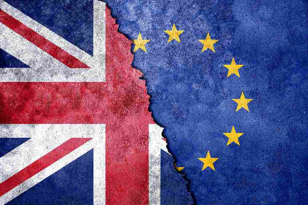 Według dotychczasowego harmonogramu wystąpienie Wielkiej Brytanii z UE musi nastąpić do 29 marca 2019 roku