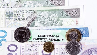 legitymacja emeryta w 2026 r. - do czego uprawnia, ulgi, znizki, nowy wzor legitymacji