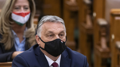 Átvette a Magyar Honvédség parancsnokságát Ruszin-Szendi Romulusz: Orbán Viktor is beszédet mondott az ünnepségen