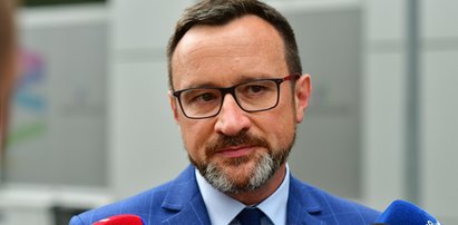 Spór o deklarację „anty-LGBT”. Ważny działacz PiS odchodzi. W tle są miliardy dla województwa