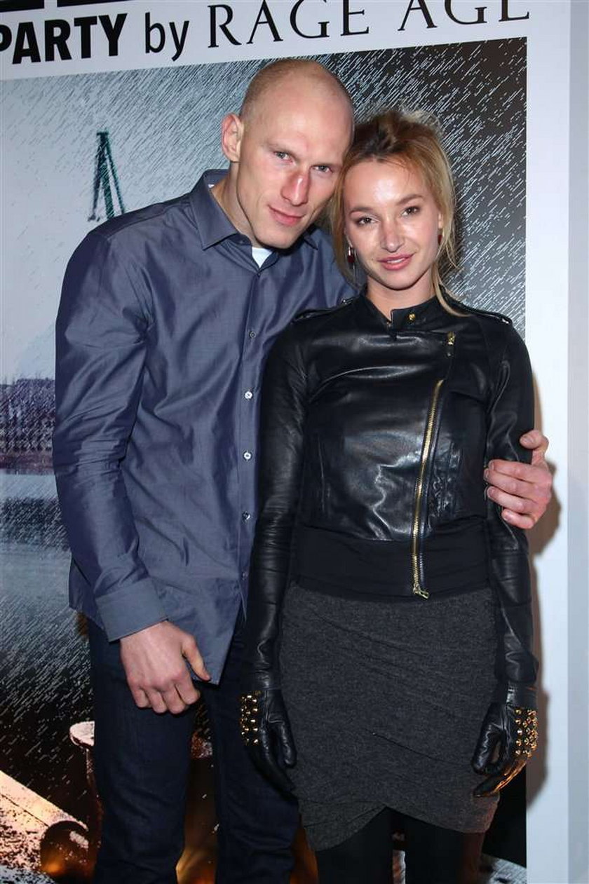 Krzysztof Diablo Włodarczyk z żoną na urodzinach miesięcznika Male Man