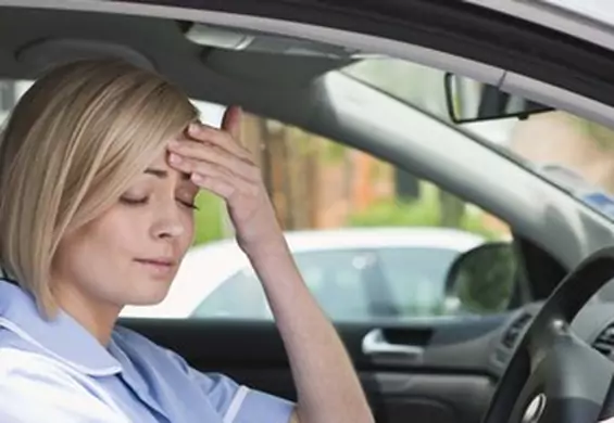 Wrzuć na luz: jak opanować stres za kierownicą