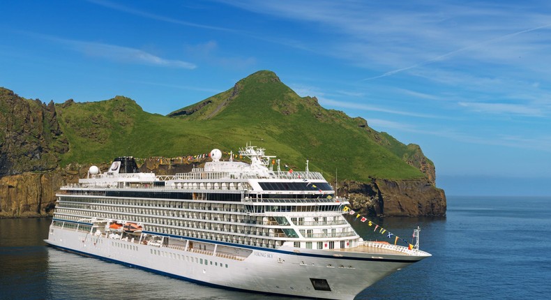 Un navire Viking Ocean en Islande.  Les navires de croisière océanique de la compagnie de croisière sont tous identiques.Viking