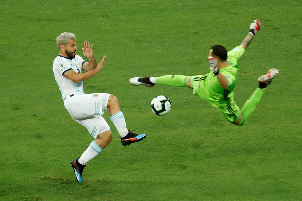 Falstart Argentyny na Copa America. Messi i jego koledzy przegrali z Kolumbią [WIDEO]