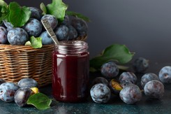 Powidła śliwkowe z piekarnika bez mieszania. Przepis Jakuba Kuronia