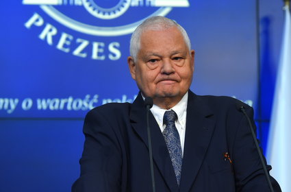 Glapiński sam sobie przyznał nagrodę. Miał prawo? "Luźne reguły"